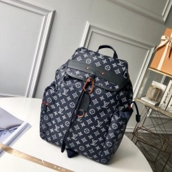 LOUIS VUITTON Discovery Backpack