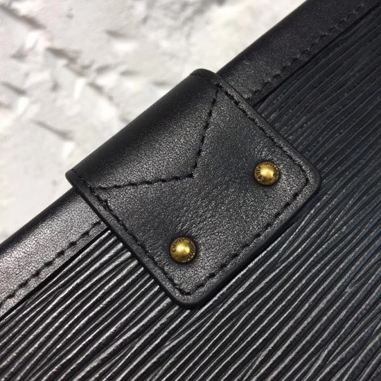 Louis Vuitton Petite Malle