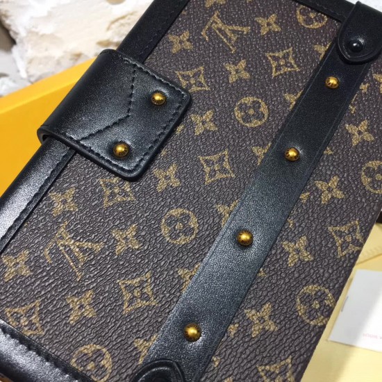 Louis Vuitton Petite Malle