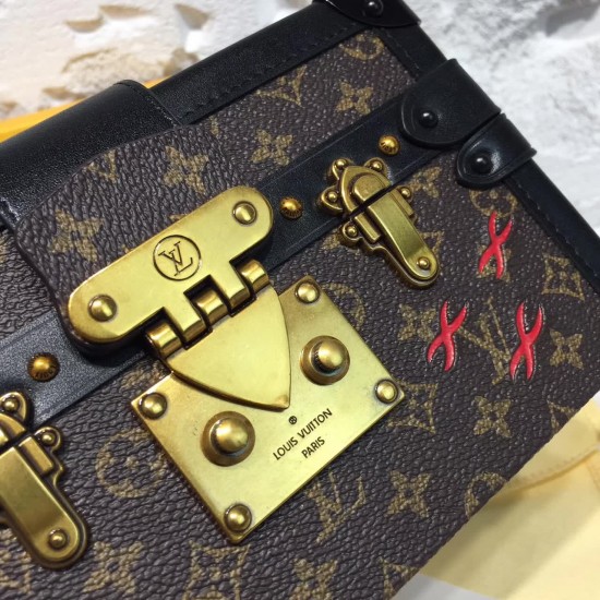 Louis Vuitton Petite Malle