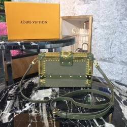 Louis Vuitton Petite Malle