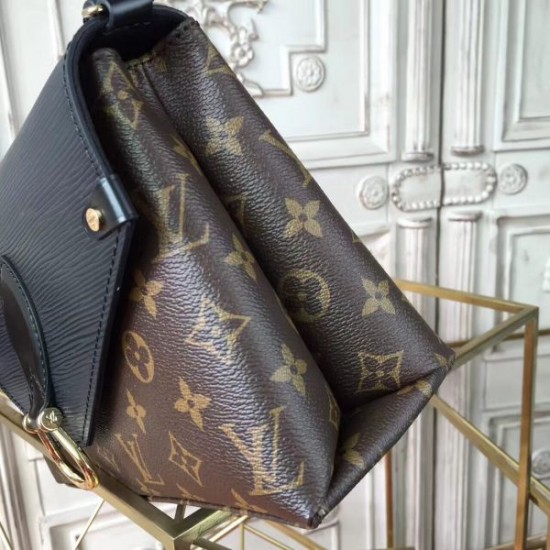 Louis Vuitton Saint Michel Bag