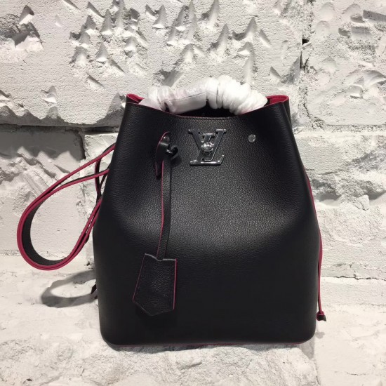 Louis Vuitton Bucket bag