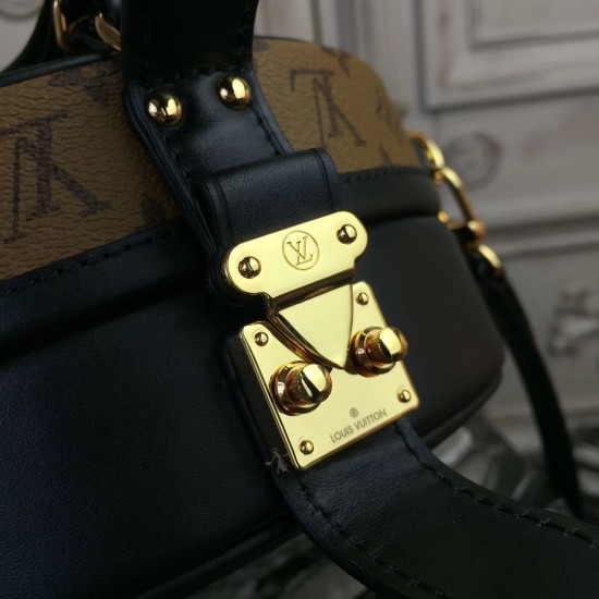 Louis Vuitton Petite Bolte Chapeau