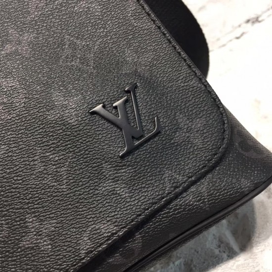 Louis Vuitton Messenger Bag