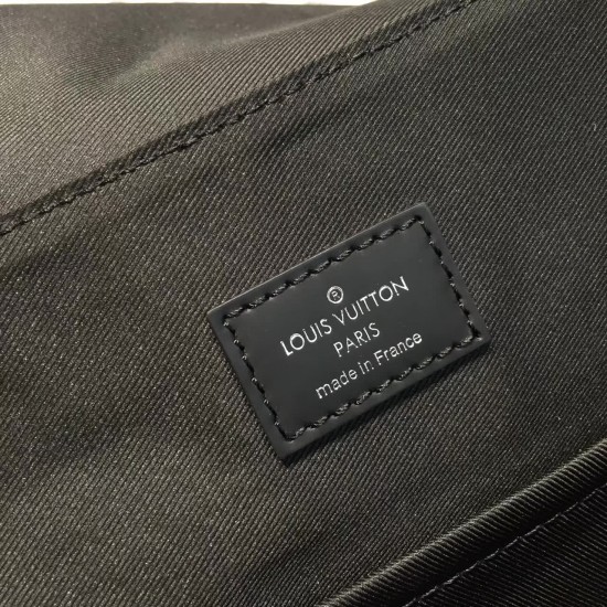 Louis Vuitton Messenger Bag