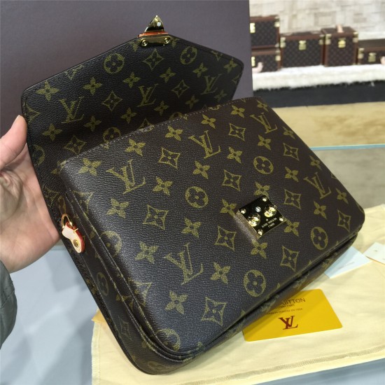 Louis Vuitton POCHETTE METIS