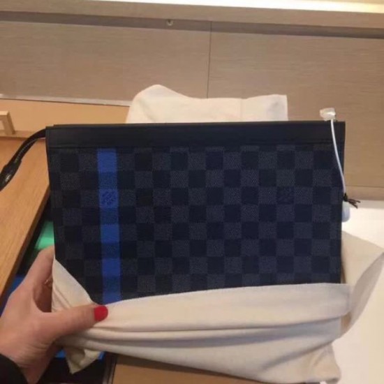 Louis Vuitton Pochette Voyage Clutch