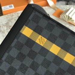 Louis Vuitton Pochette Voyage Clutch