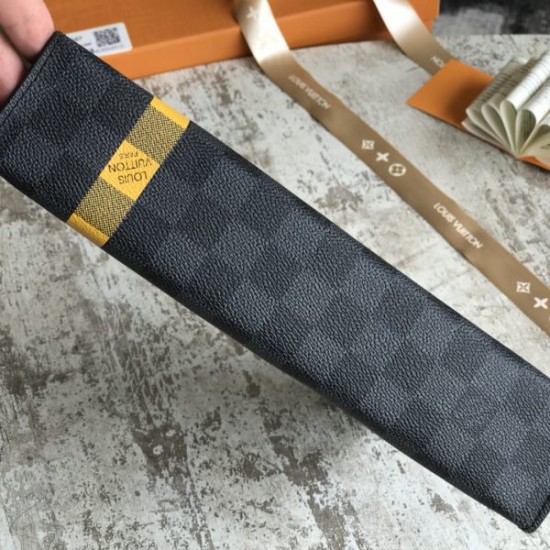 Louis Vuitton Pochette Voyage Clutch