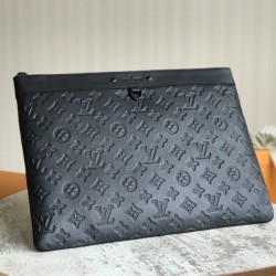 LOUIS VUITTON DISCOVERY POCHETTE