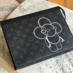 LOUIS VUITTON POCHETTE