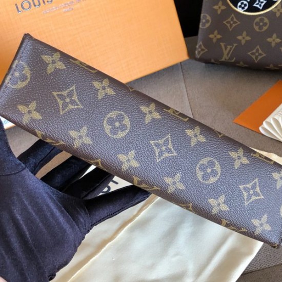 LOUIS VUITTON TOILETRY POUCH