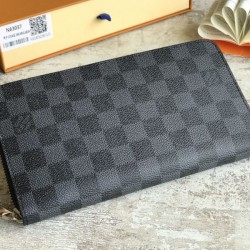 LOUIS VUITTON ZIPPY ORGANIZER