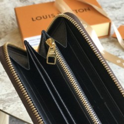 Louis Vuitton Zippy Wallet