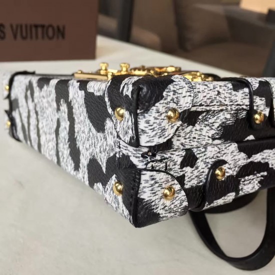 Louis Vuitton  PETITE MALLE