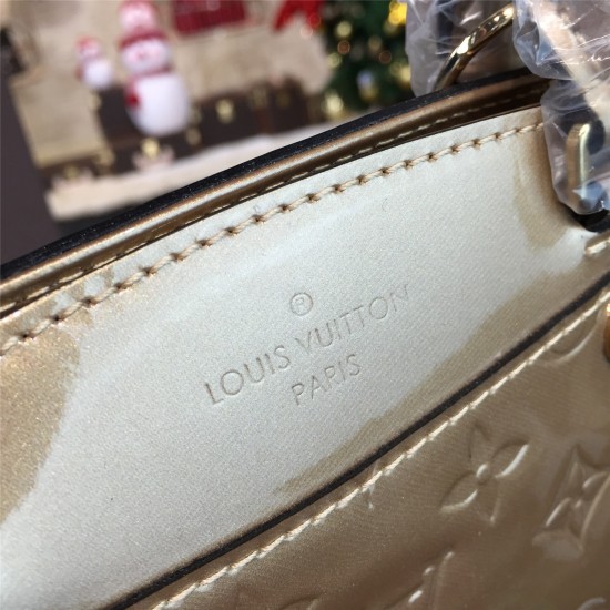 LOUIS VUITTON BREA PM