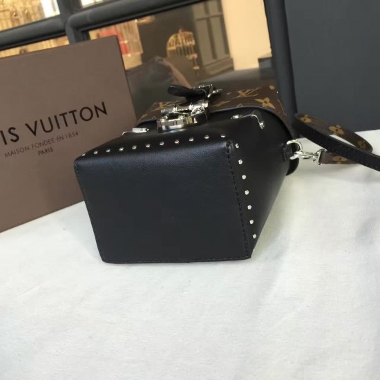 Louis Vuitton CAMERA BOX