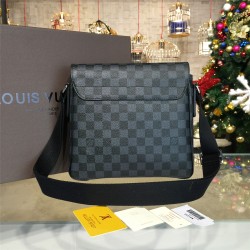 LOUIS VUITTON DISTRICT PM