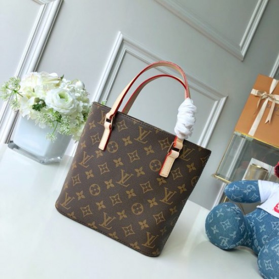 LOUIS VUITTON Handbag