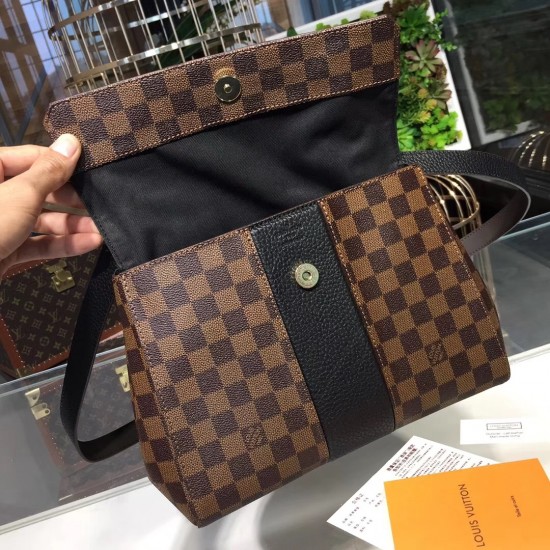 LOUIS VUITTON Kasai