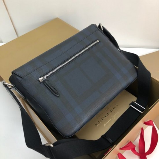 Burberry Messenger bag