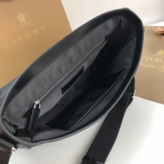 Burberry Messenger bag