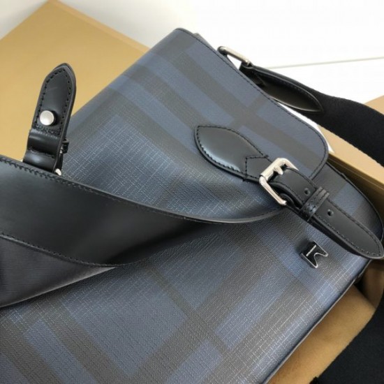 Burberry Messenger bag