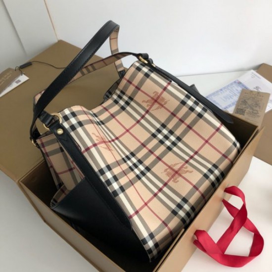 Burberry Shopping bag