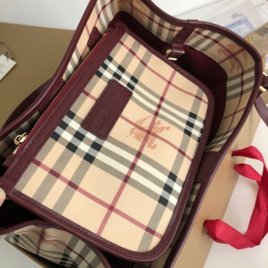 Burberry Shopping bag