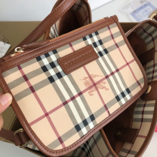 Burberry Shopping bag