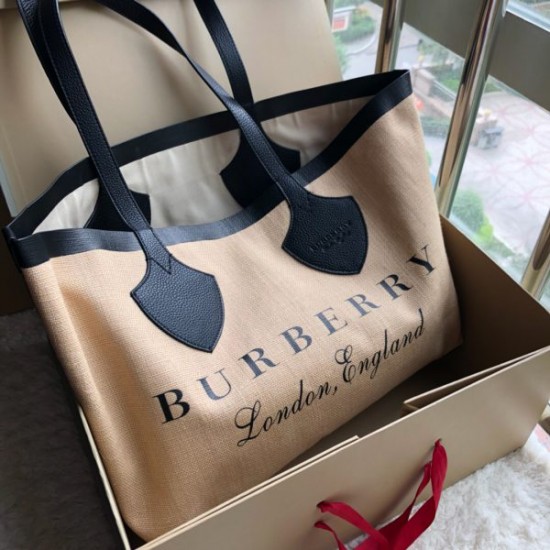 Burberry Shopping bag