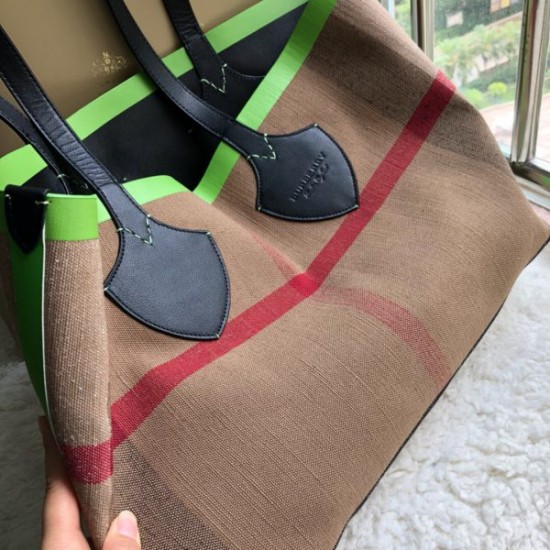 Burberry Shopping bag