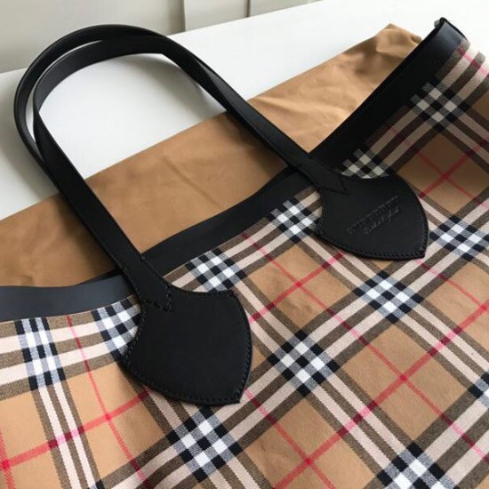 Burberry Shopping bag