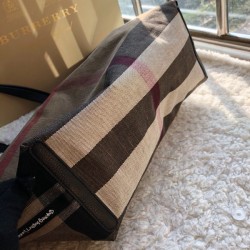 Burberry Shopping bag