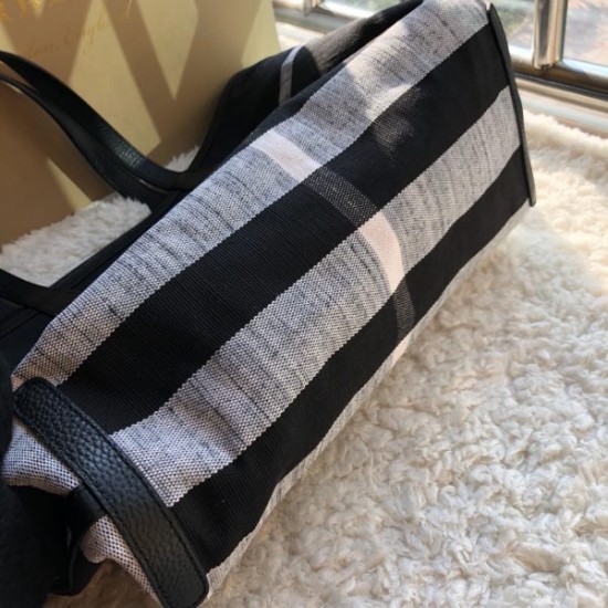 Burberry Shopping bag