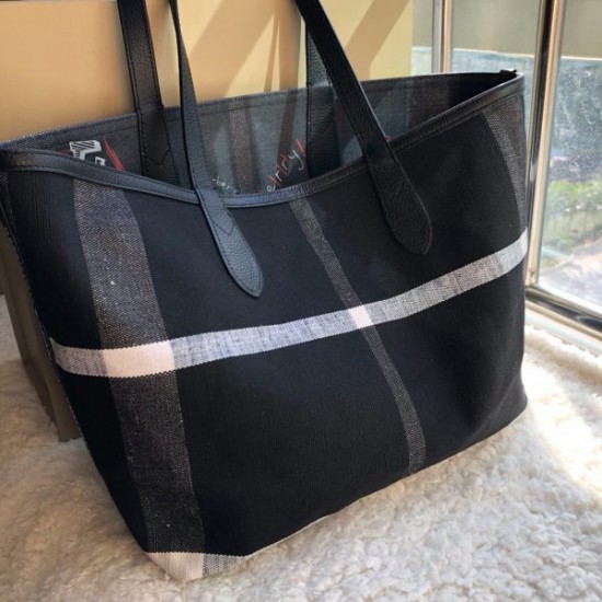 Burberry Shopping bag