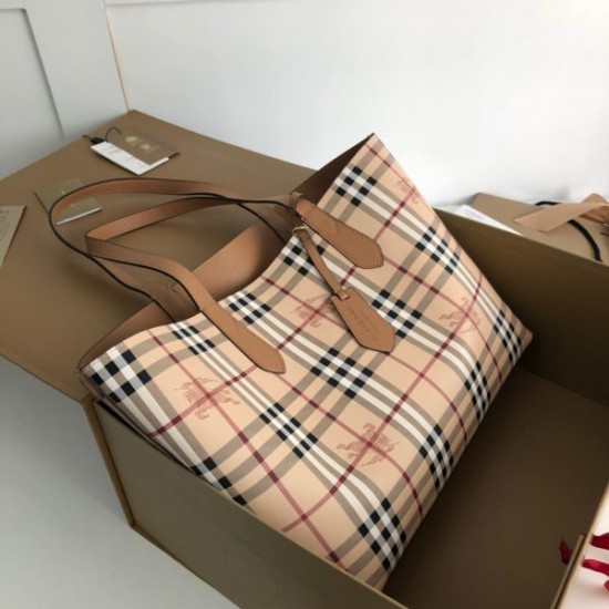 Burberry Shopping bag