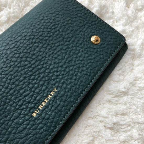 Burberry wallet