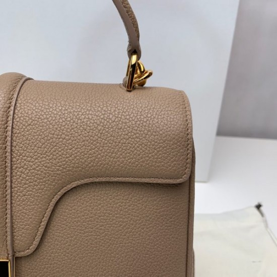 Céline Shoulder Bags