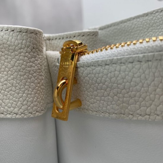 Céline Shoulder Bags