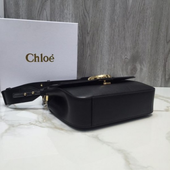 Chloé C Shoulder Bags