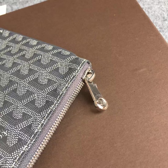 Goyard Clutch