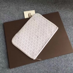 Goyard Clutch