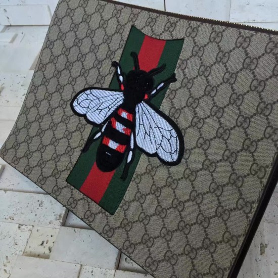 Gucci cluth bag