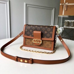 LOUIS VUITTON Metis Bag