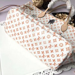 LOUIS VUITTON Neverfull