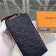 LOUIS VUITTON Zippy Wallet