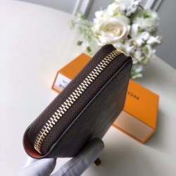 LOUIS VUITTON Zippy Wallet