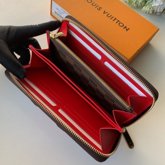 LOUIS VUITTON Zippy Wallet